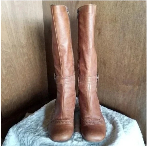 La CANADIENNE Tan Leather Heeled Boots - Picture 9 of 12